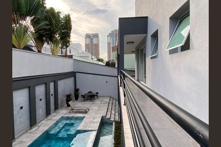Casa à venda com 600m², 4 quartos e 8 vagas Casa à venda com 600m², 4 quartos e 8 vagasVaranda das Suítes