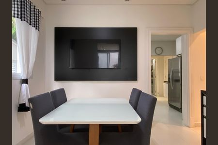 Casa à venda com 600m², 4 quartos e 8 vagas Casa à venda com 600m², 4 quartos e 8 vagasCopa