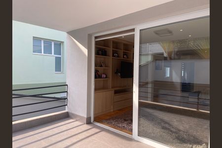 Casa à venda com 600m², 4 quartos e 8 vagas Casa à venda com 600m², 4 quartos e 8 vagasVaranda das Suítes