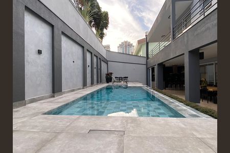 Casa à venda com 600m², 4 quartos e 8 vagas Casa à venda com 600m², 4 quartos e 8 vagasÁrea externa