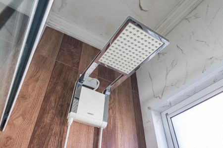 Casa de condomínio para alugar com 138m², 3 quartos e 3 vagas Casa de condomínio para alugar com 138m², 3 quartos e 3 vagasBanheiro da Suíte