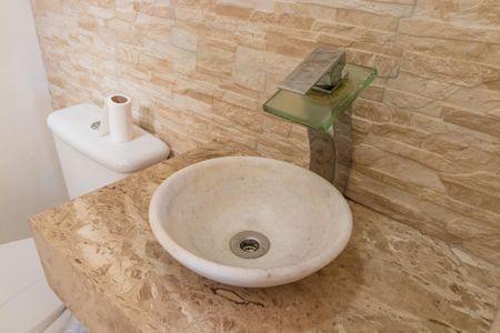 Lavabo de casa de condomínio para alugar com 3 quartos, 138m² em Parque Viana, Barueri