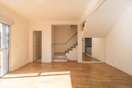 Sala de casa de condomínio para alugar com 3 quartos, 138m² em Parque Viana, Barueri