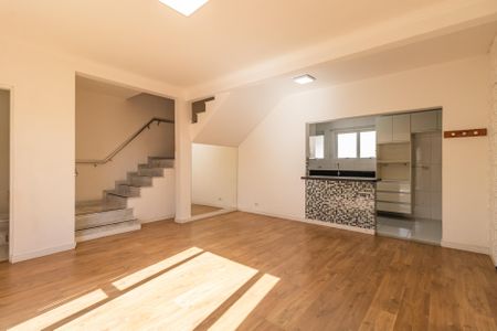 Casa de condomínio para alugar com 138m², 3 quartos e 3 vagas Casa de condomínio para alugar com 138m², 3 quartos e 3 vagasSala