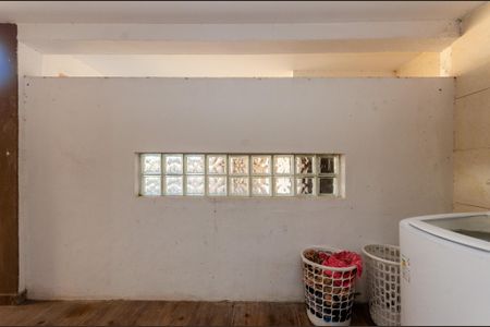 Casa para alugar com 381m², 5 quartos e 4 vagas Casa para alugar com 381m², 5 quartos e 4 vagasÁrea de serviço - Casa 2
