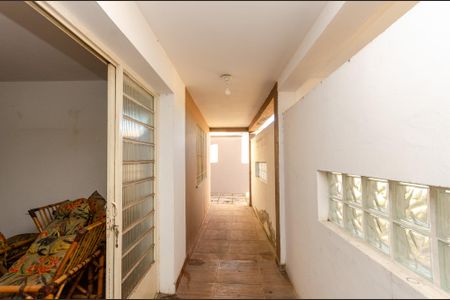 Casa para alugar com 381m², 5 quartos e 4 vagas Casa para alugar com 381m², 5 quartos e 4 vagasÁrea de serviço - Casa 2