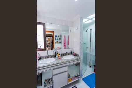 Apartamento à venda com 120m², 3 quartos e 3 vagas Apartamento à venda com 120m², 3 quartos e 3 vagasBanheiro suite