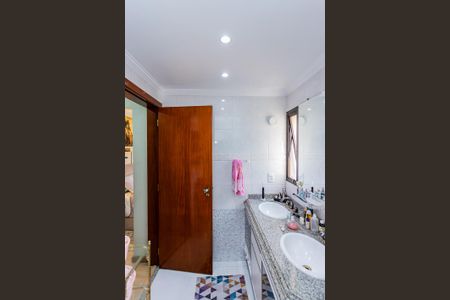 Apartamento à venda com 120m², 3 quartos e 3 vagas Apartamento à venda com 120m², 3 quartos e 3 vagasBanheiro suite