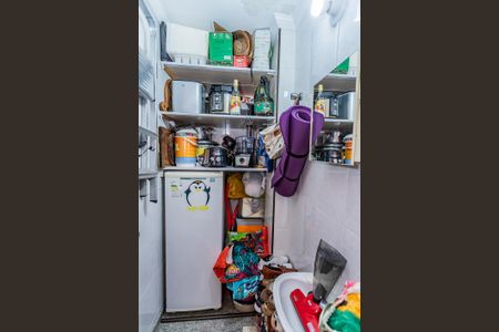 Apartamento à venda com 120m², 3 quartos e 3 vagas Apartamento à venda com 120m², 3 quartos e 3 vagasDespensa
