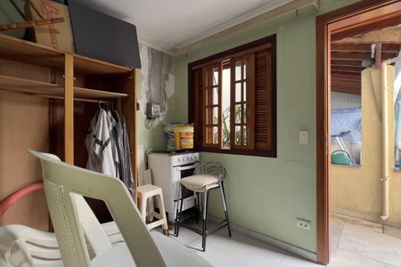 Casa à venda com 250m², 3 quartos e 4 vagasQuarto de Serviço
