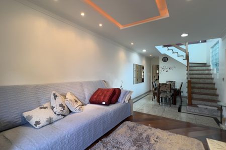 Casa à venda com 250m², 3 quartos e 4 vagasSala