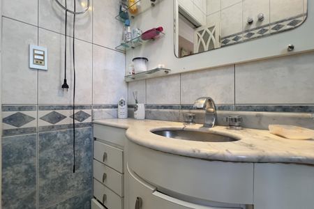 Casa à venda com 250m², 3 quartos e 4 vagasBanheiro da Suíte