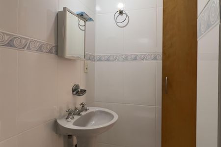 Casa à venda com 250m², 3 quartos e 4 vagasBanheiro de serviço