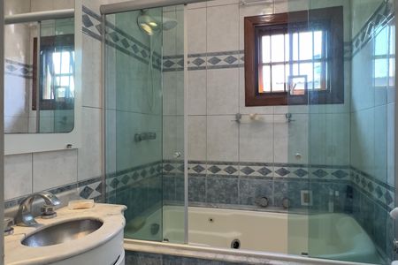 Casa à venda com 250m², 3 quartos e 4 vagasBanheiro da Suíte