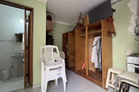 Casa à venda com 250m², 3 quartos e 4 vagasQuarto de Serviço