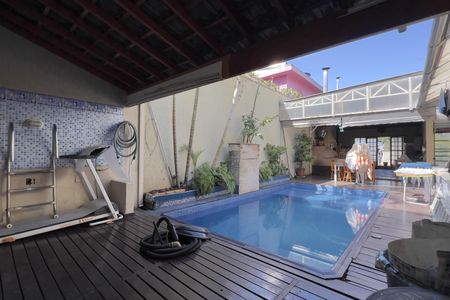 Casa à venda com 250m², 3 quartos e 4 vagasÁrea externa