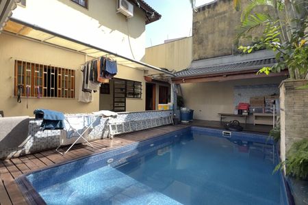 Casa à venda com 250m², 3 quartos e 4 vagasÁrea externa