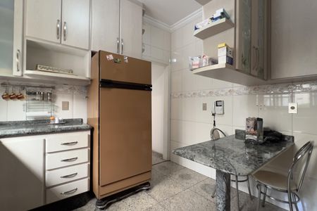 Casa à venda com 250m², 3 quartos e 4 vagasCozinha e Área de Serviço