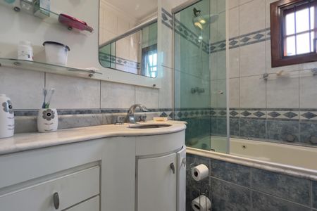 Casa à venda com 250m², 3 quartos e 4 vagasBanheiro da Suíte