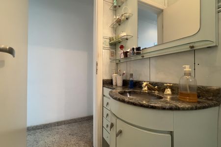 Casa à venda com 250m², 3 quartos e 4 vagasBanheiro 1