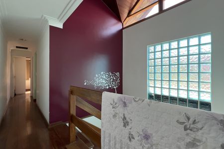 Casa à venda com 250m², 3 quartos e 4 vagasCorredor dos Dormitórios