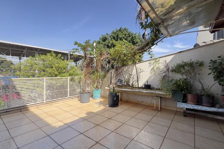 Casa à venda com 250m², 3 quartos e 4 vagasVaranda