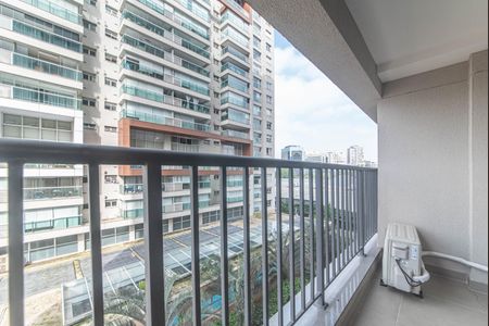 Varanda de kitnet/studio à venda com 1 quarto, 29m² em Vila Cordeiro, São Paulo