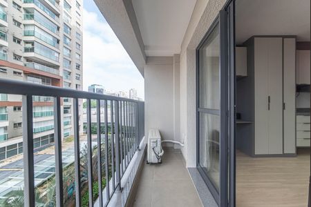 Varanda de kitnet/studio à venda com 1 quarto, 29m² em Vila Cordeiro, São Paulo