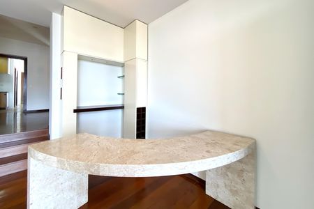 Apartamento à venda com 160m², 4 quartos e 2 vagasBancada da Sala