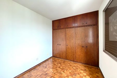 Apartamento à venda com 160m², 4 quartos e 2 vagasQuarto 4