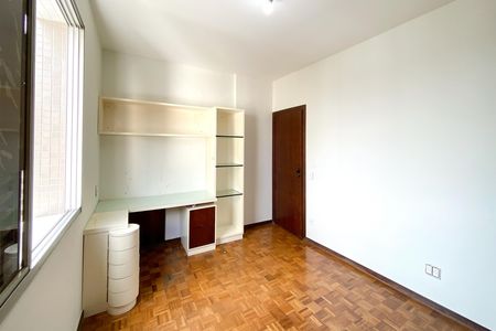 Apartamento à venda com 160m², 4 quartos e 2 vagasQuarto 4