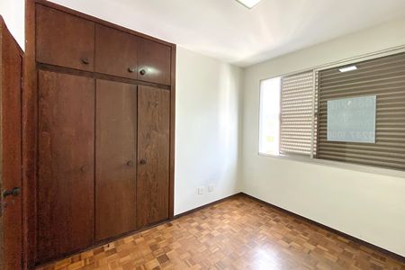 Apartamento à venda com 160m², 4 quartos e 2 vagasQuarto 3
