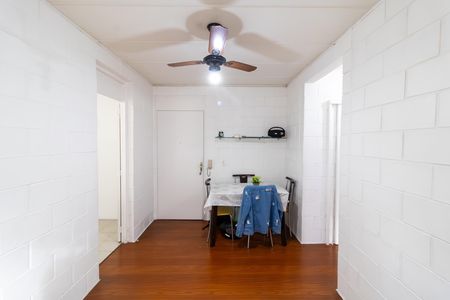 Sala de apartamento à venda com 2 quartos, 55m² em Vila Nova, Porto Alegre