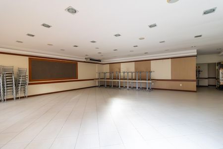 Apartamento à venda com 55m², 2 quartos e 1 vaga Apartamento à venda com 55m², 2 quartos e 1 vagaÁrea comum - Salão de festas