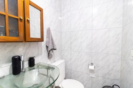 Apartamento à venda com 55m², 2 quartos e 1 vaga Apartamento à venda com 55m², 2 quartos e 1 vagaBanheiro