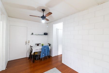 Sala de apartamento à venda com 2 quartos, 55m² em Vila Nova, Porto Alegre