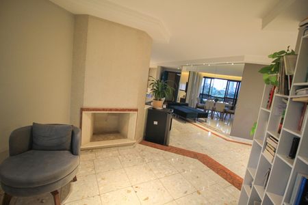 Apartamento para alugar com 193m², 3 quartos e 4 vagas