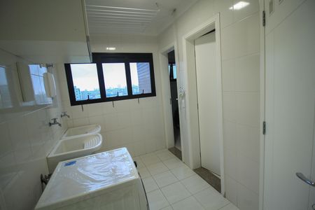 Apartamento para alugar com 193m², 3 quartos e 4 vagas
