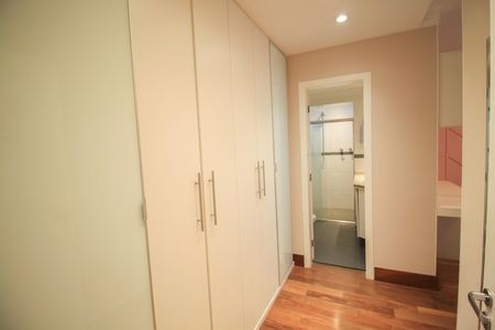 Apartamento para alugar com 193m², 3 quartos e 4 vagas