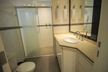Apartamento para alugar com 193m², 3 quartos e 4 vagas