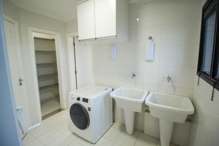 Apartamento para alugar com 193m², 3 quartos e 4 vagas