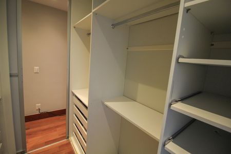Apartamento para alugar com 193m², 3 quartos e 4 vagas