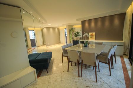 Apartamento para alugar com 193m², 3 quartos e 4 vagas