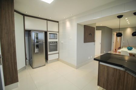 Apartamento para alugar com 193m², 3 quartos e 4 vagas