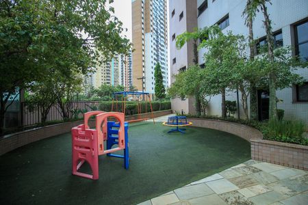 Apartamento para alugar com 193m², 3 quartos e 4 vagas
