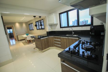 Apartamento para alugar com 193m², 3 quartos e 4 vagas