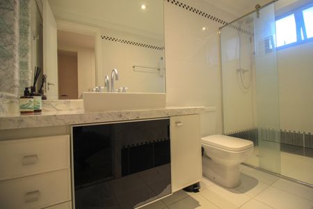 Apartamento para alugar com 193m², 3 quartos e 4 vagas