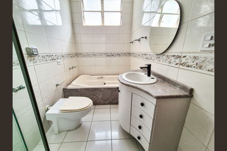Apartamento para alugar com 123m², 3 quartos e 1 vaga Apartamento para alugar com 123m², 3 quartos e 1 vagaBanheiro da Suíte