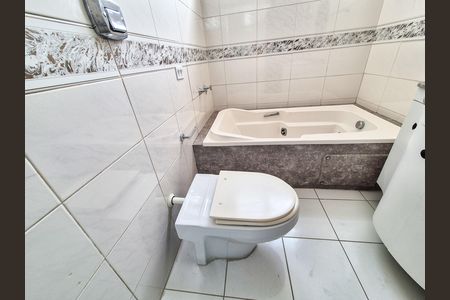 Apartamento para alugar com 123m², 3 quartos e 1 vaga Apartamento para alugar com 123m², 3 quartos e 1 vagaBanheiro da Suíte