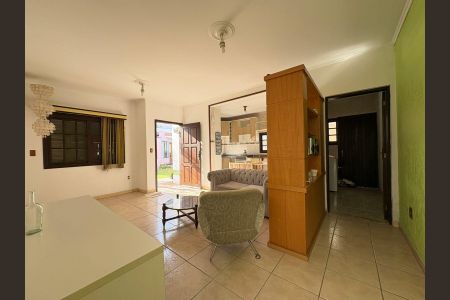 Casa à venda com 410m², 3 quartos e 2 vagasFundos- salão de festas 